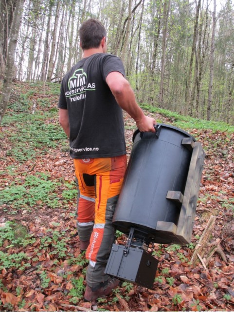 Tønna er hendig og enkel å bære med seg